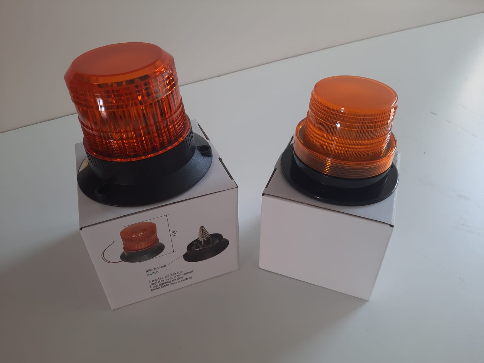 AVISADOR OPTICO DESTELLEANTE LED 12-110V (PEQUEÑO)